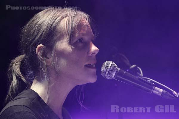 SCOUT NIBLETT - 2018-11-22 - PARIS - Petit Bain - Emma Louise Niblett